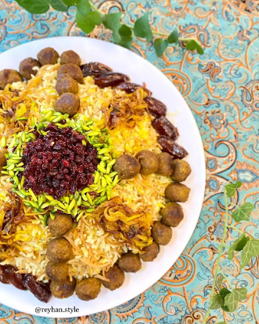 Professional Reshteh Polo with Meatballs Photo