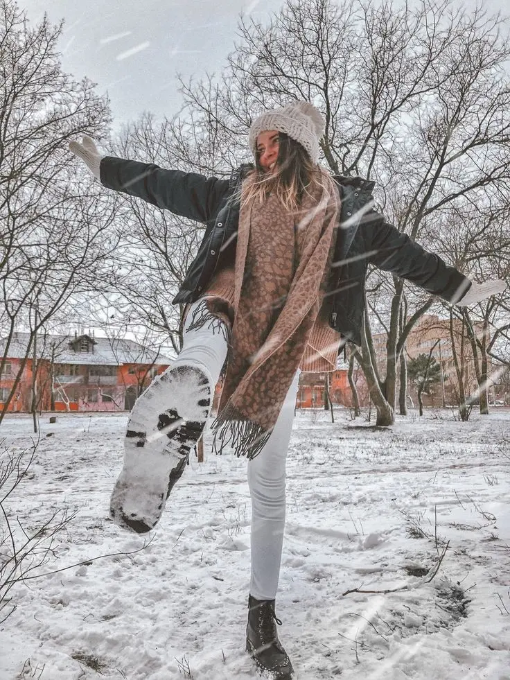Trendy and cool winter girl profile picture with best quality