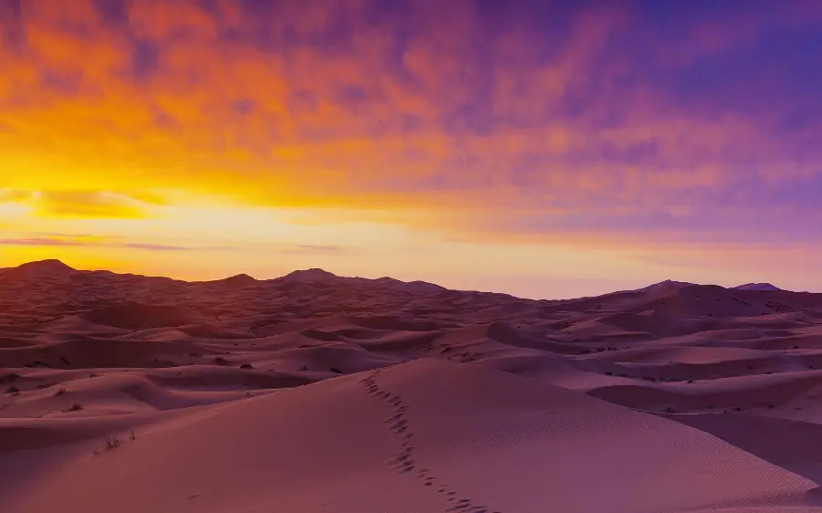 High Quality Desert and Sunset Image