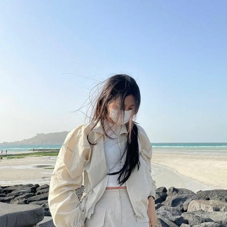 Pretty Korean girl profile picture for Instagram and Telegram