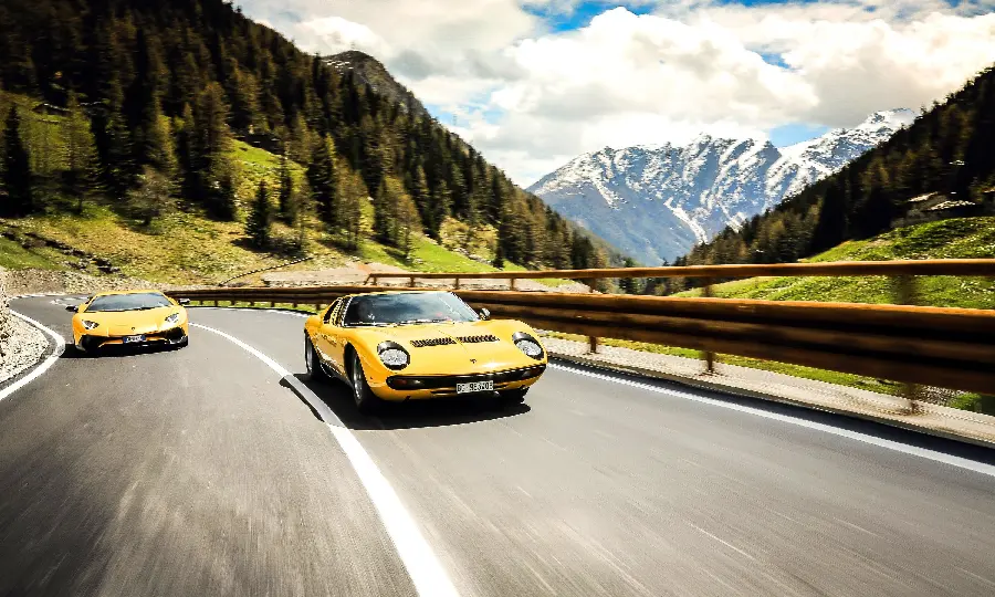 Lamborghini Miura 1960s Supercar HD Wallpaper