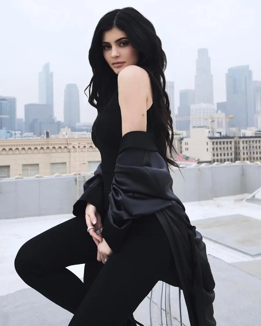 Kylie Jenner Instagram Photo For Phone Background HD