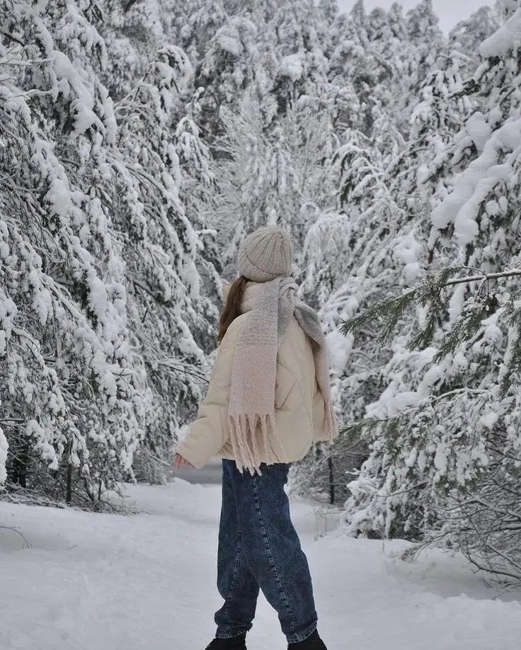 Winter girl profile picture with high quality for classy ladies