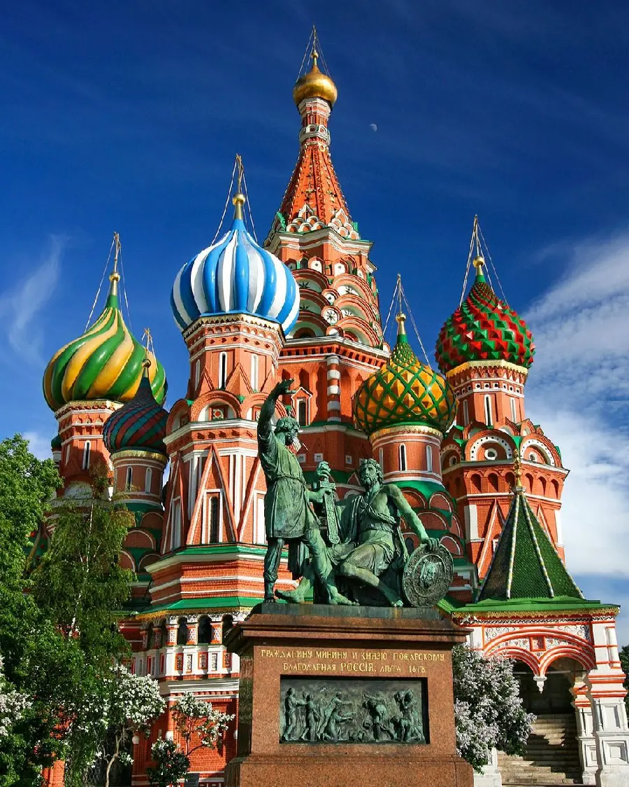 Moscow Tourist Attraction Saint Basil's Cathedral Overview