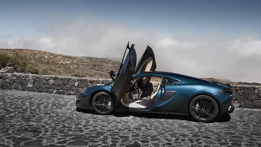 McLaren 570GT High Quality Wallpaper