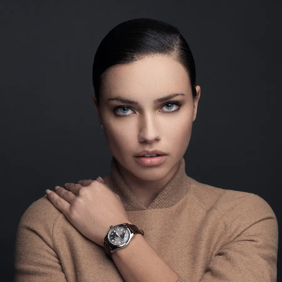 Adriana Lima Fashion Show Modeling Pictures