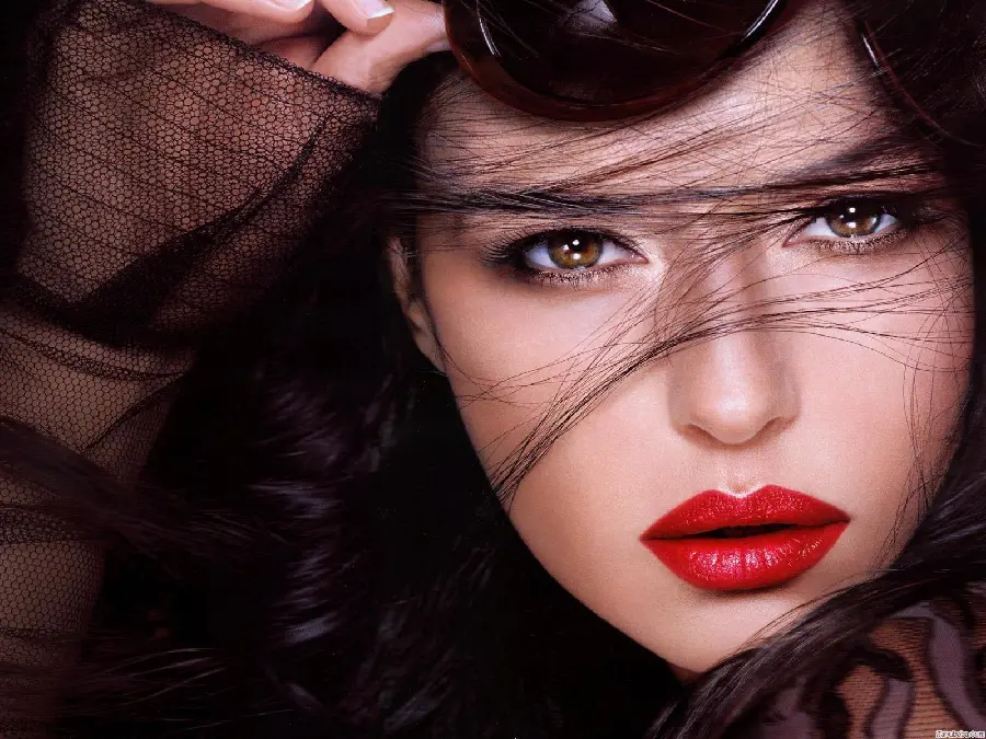 Monica Bellucci HD Photos