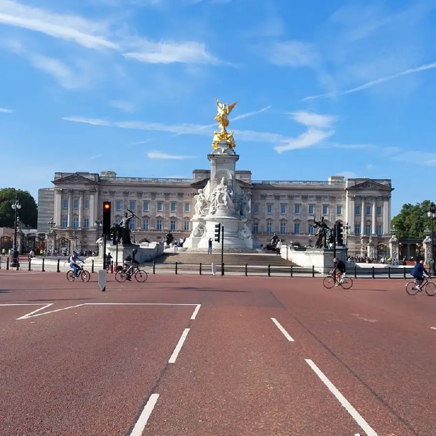Download Buckingham Palace image
