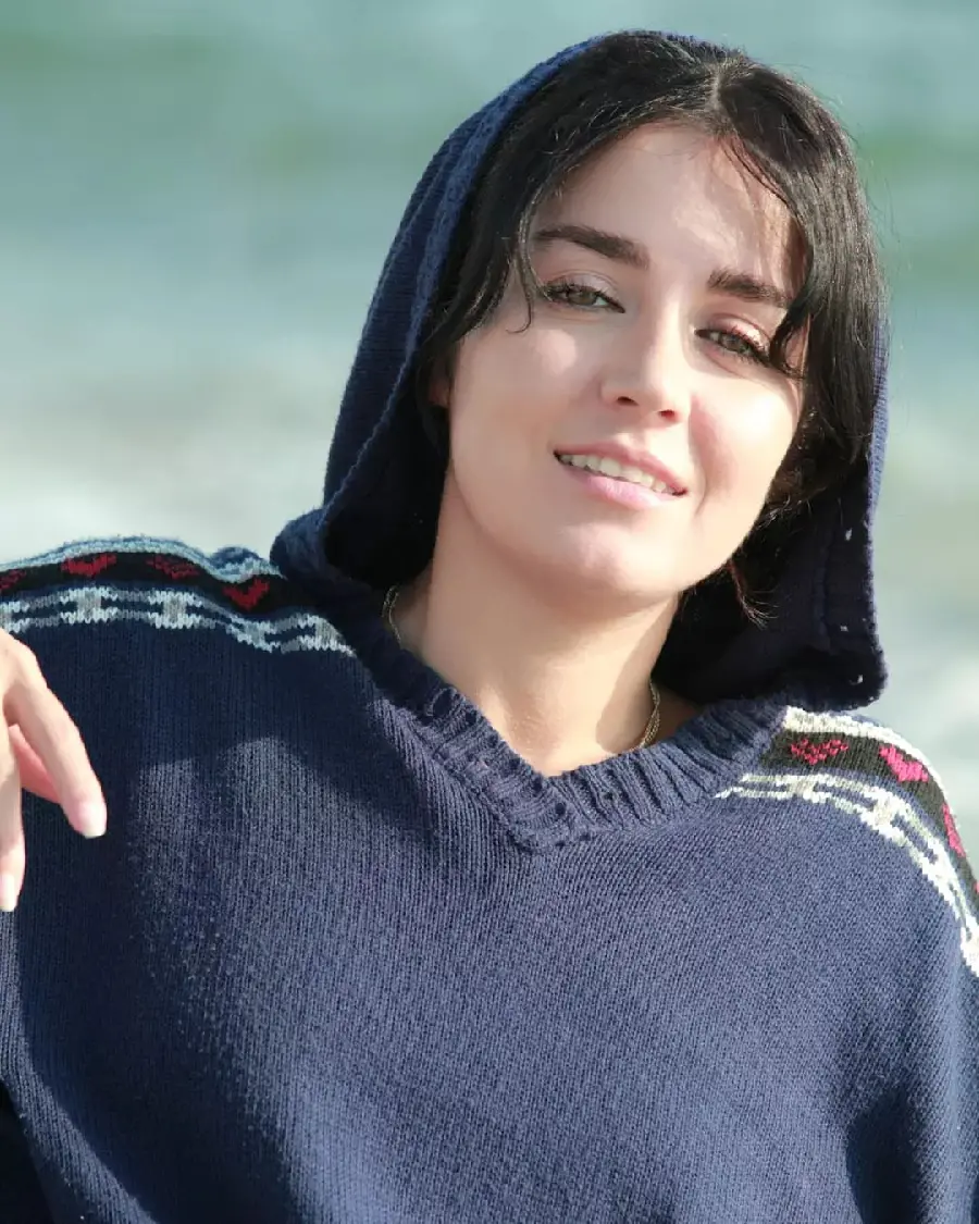 Afsaneh Pakroo No-Makeup Photo 2025