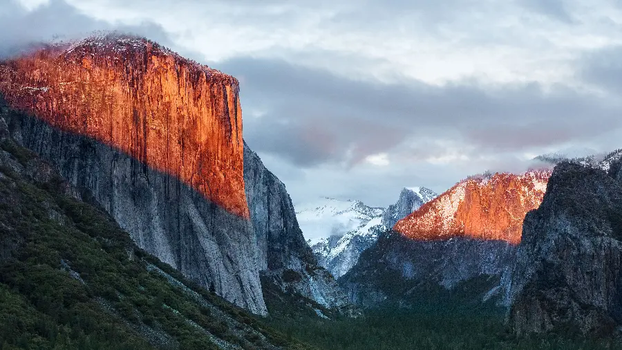 Mountain Nature Windows 11 Wallpaper for Gamers
