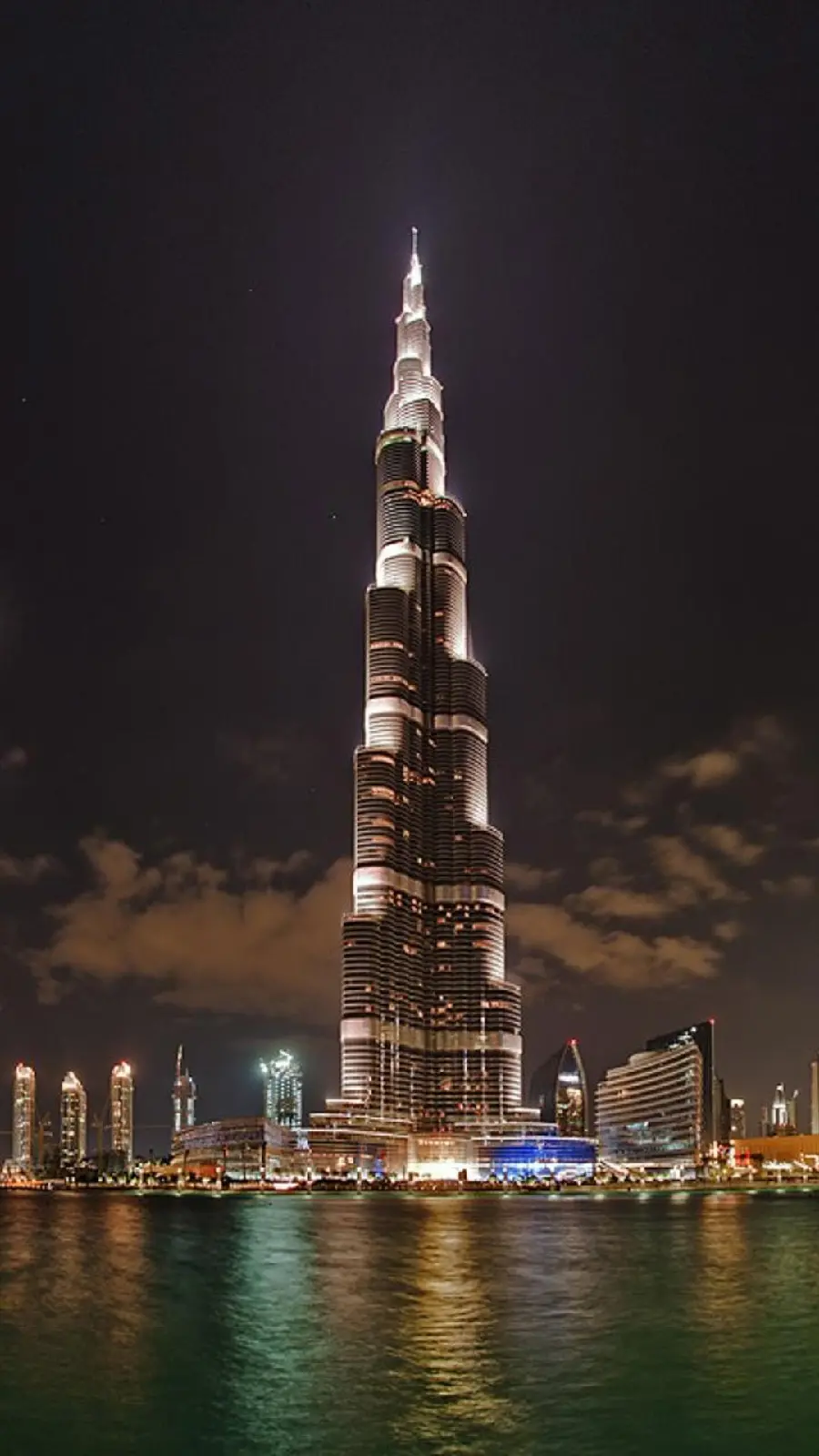 Download Burj Khalifa famous skyscraper in Arabia photo