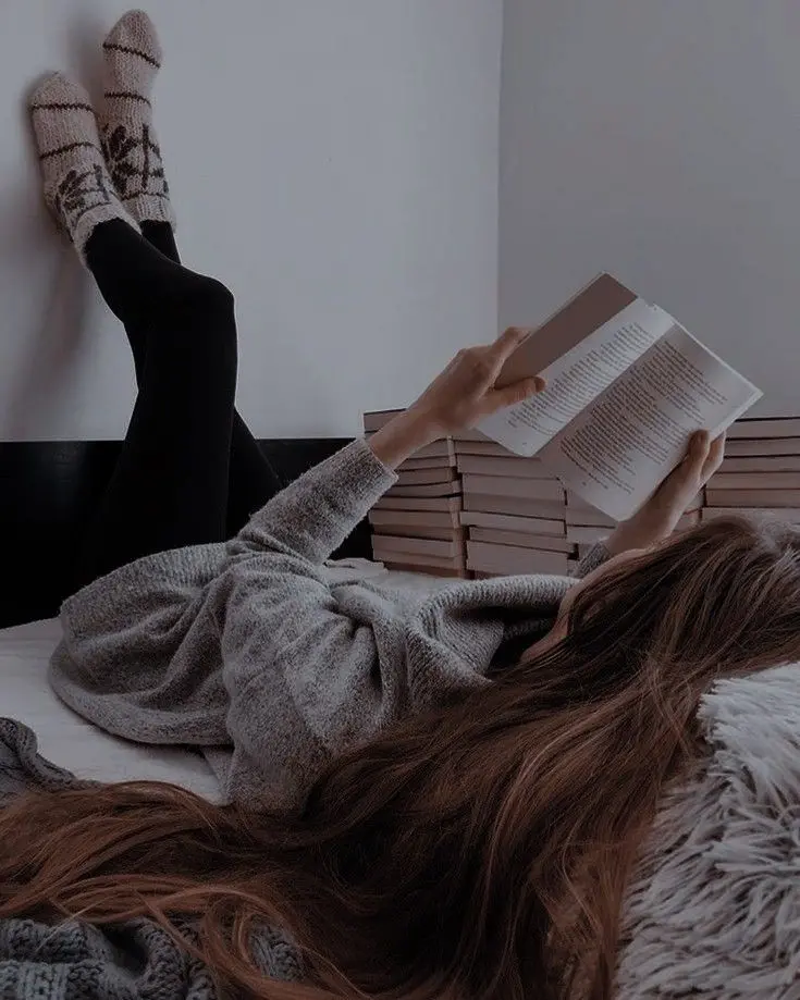 Download fake girl reading book for profile picture