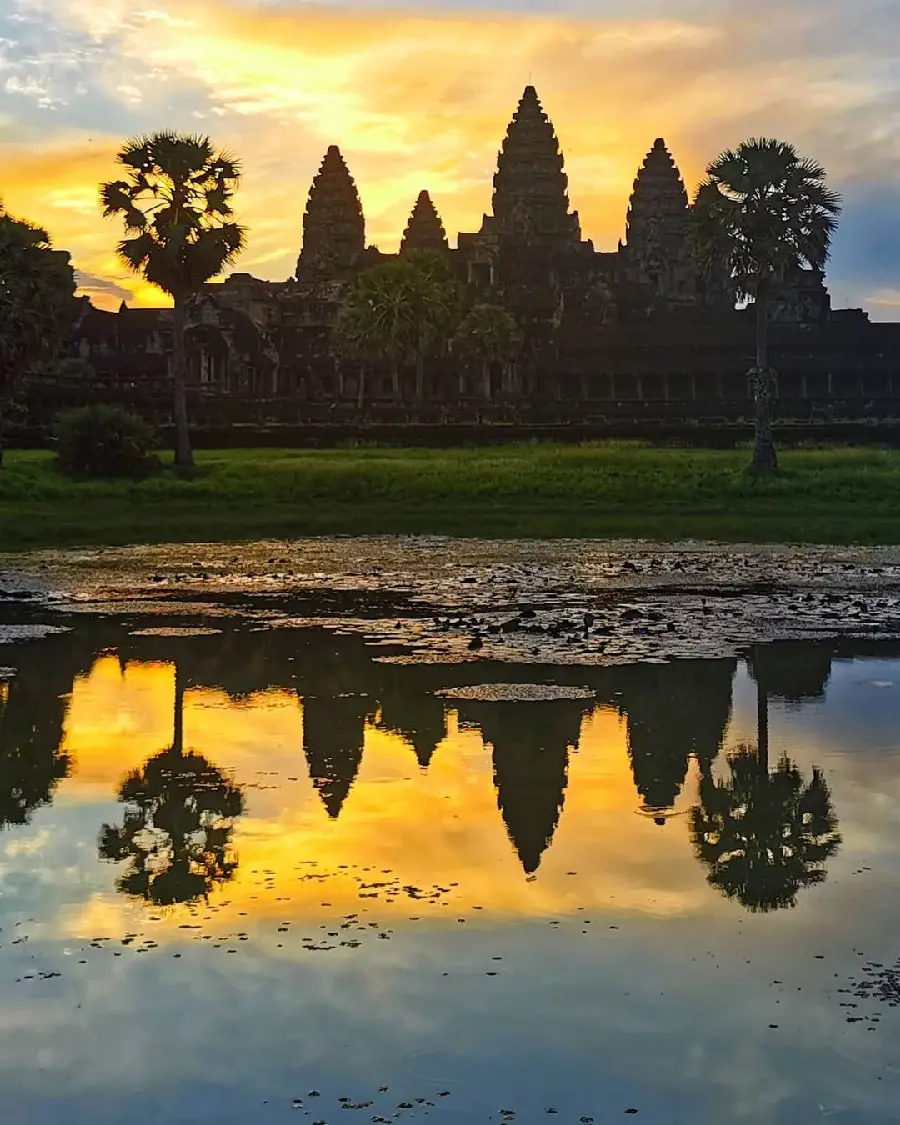Angkor Wat Cambodia Tourist Attraction Photo