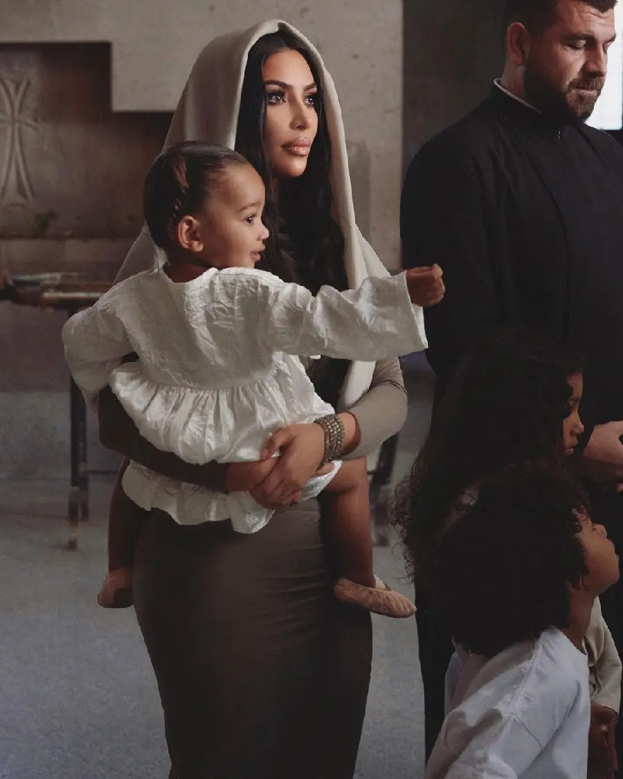 High Quality Wallpaper of Kim Kardashian Business Mogul
