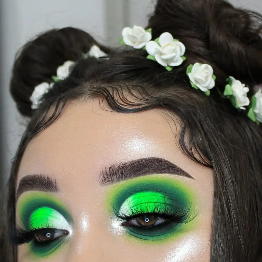 New Feminine Eye And Shadow Makeup Photo For Temporary Change