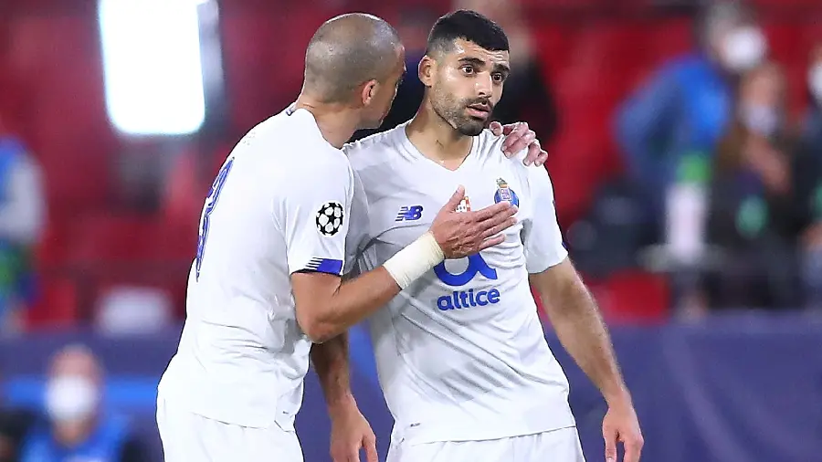 Mehdi Taremi Porto Team Picture 2025