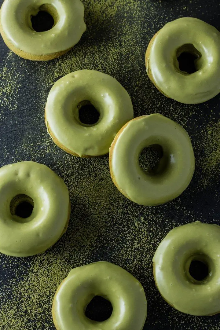 Beautiful Green Donuts Wallpaper in High Quality