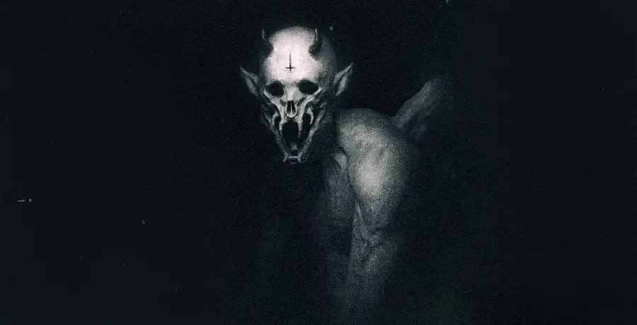 Horrifying And Scary Wallpaper Image