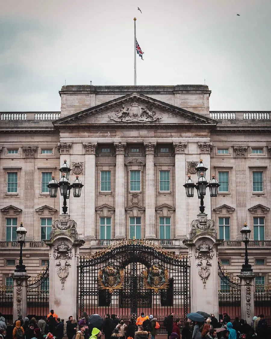 Buckingham Palace royal residence photo
