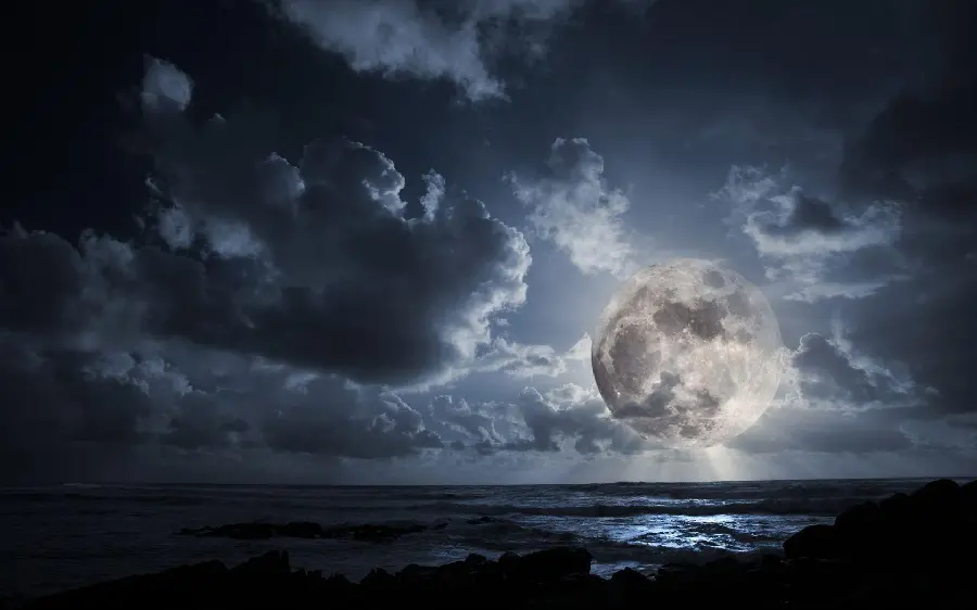 Full Moon Image Perfect for Profile Pictures