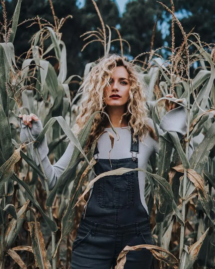 Unique Girl Nature Picture for Social Media Profile Photos