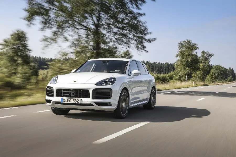 Porsche Cayenne Hybrid Premium Wallpaper