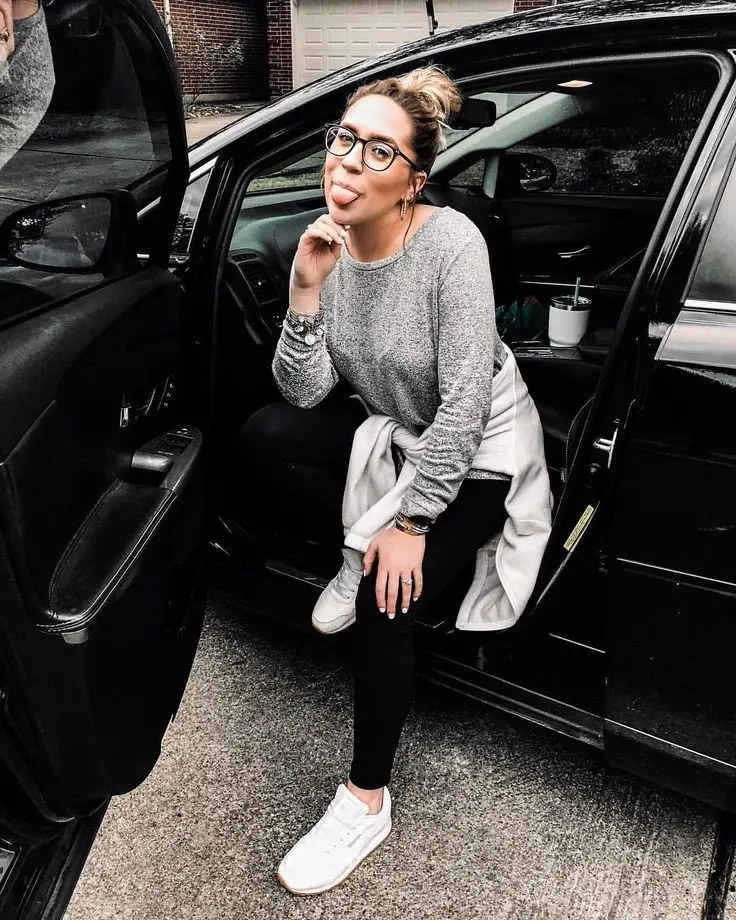 Happy Girly Luxury Chic Profile Picture No Text