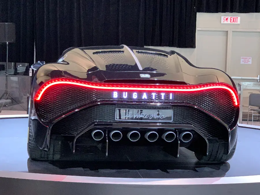 Bugatti La Voiture Noire 2020 Background Image