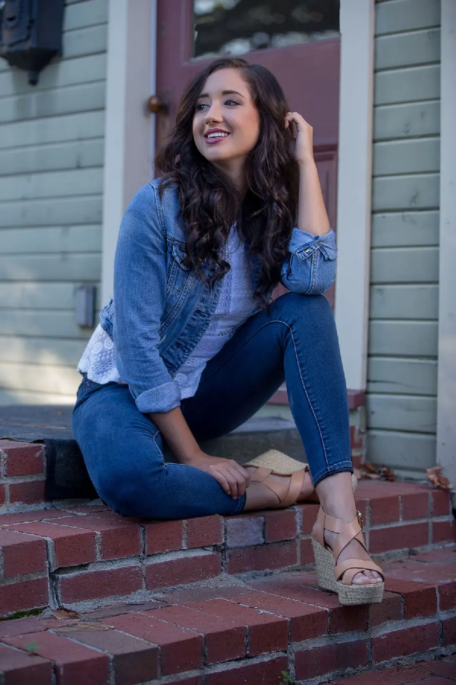 Feminine library photography poses collection for blogs