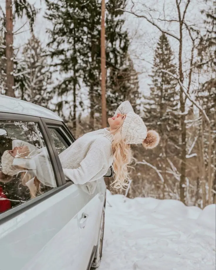 Attractive winter girl profile picture with best quality resolution