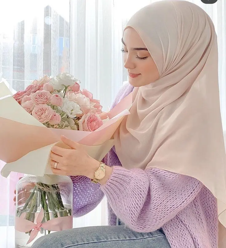 Most beautiful hijab girl profile picture without chador in excellent quality