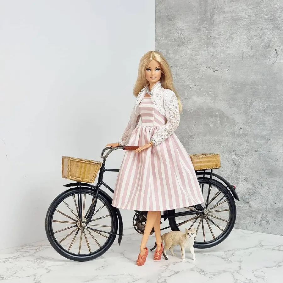 Lovely wallpaper Barbie doll bicycle