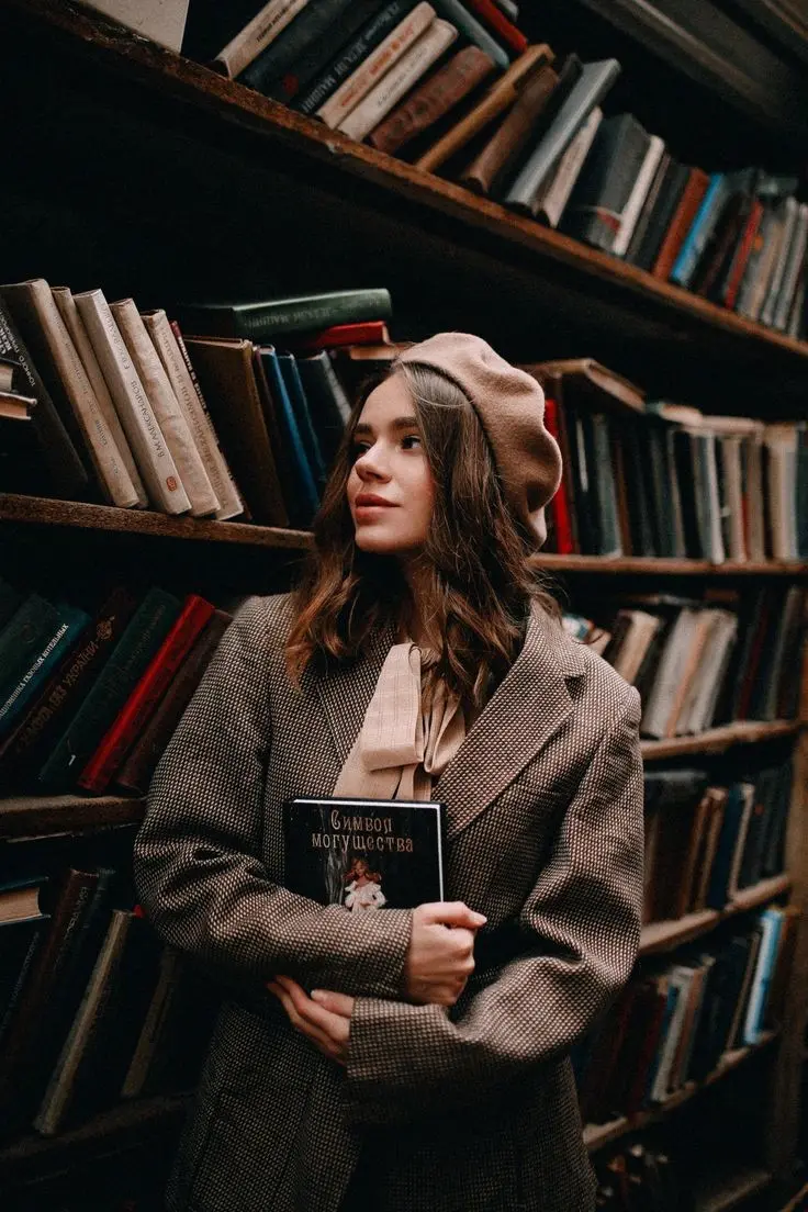 Unique and special profile picture for book and reading enthusiasts