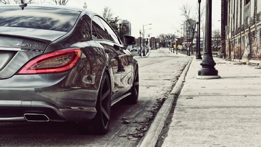 Mercedes Benz High Quality Photo - Premium Automobile Image