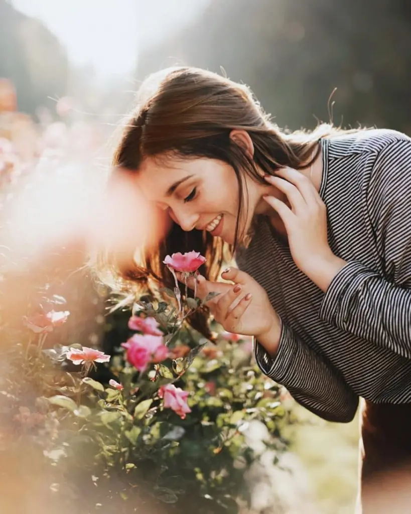 Download edgy feminine library photography poses for motivation