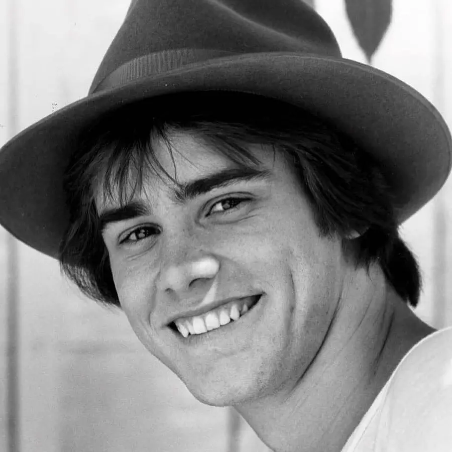 Jim Carrey With Umbrella HD Photo Exclusive Pose