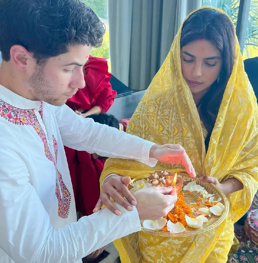 Priyanka Chopra Nick Jonas HD Photo Romantic Couple