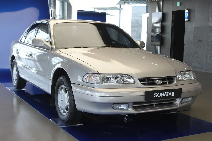 Old Hyundai Sonata High Quality Photo