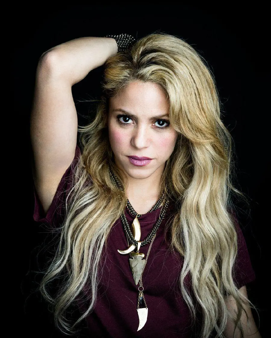 Download HD Shakira Pictures In Premium Quality