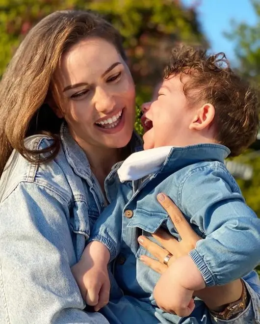 Fahriye Evcen with Son Image 2025