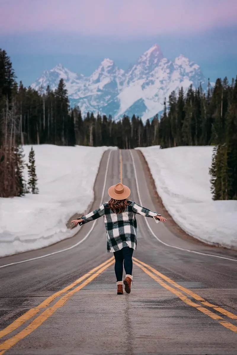 HD luxury and special winter girl profile picture with premium quality