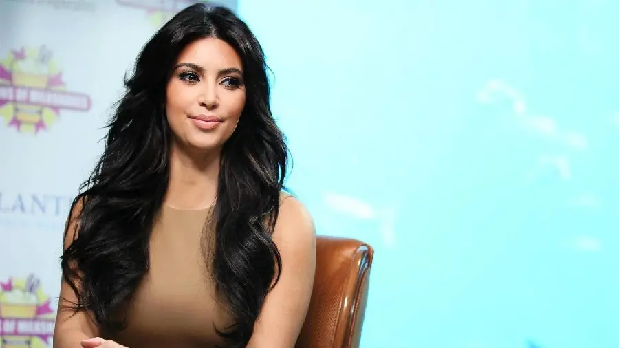 HD Kim Kardashian Photo In Professional Studio Lighting