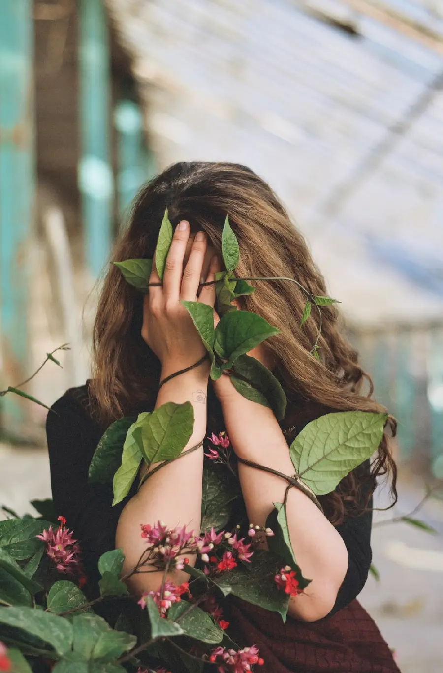 Download mysterious faceless girl profile pictures special