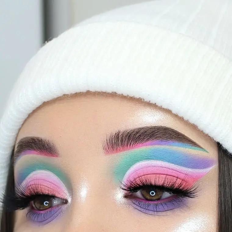 Feminine Makeup And Eye Shadow Idea Photo For Confidence Boost