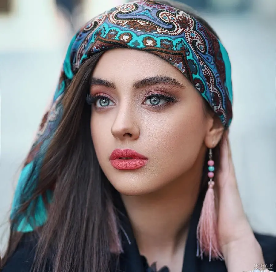 Kimia Hosseini Iranian model and blogger high quality image