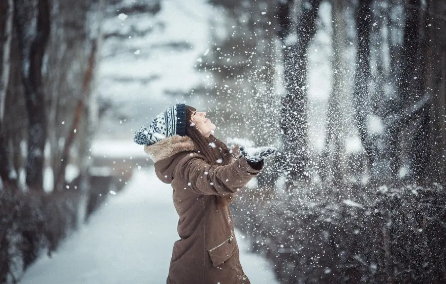 Chic and luxury winter profile picture for Instagram with high quality