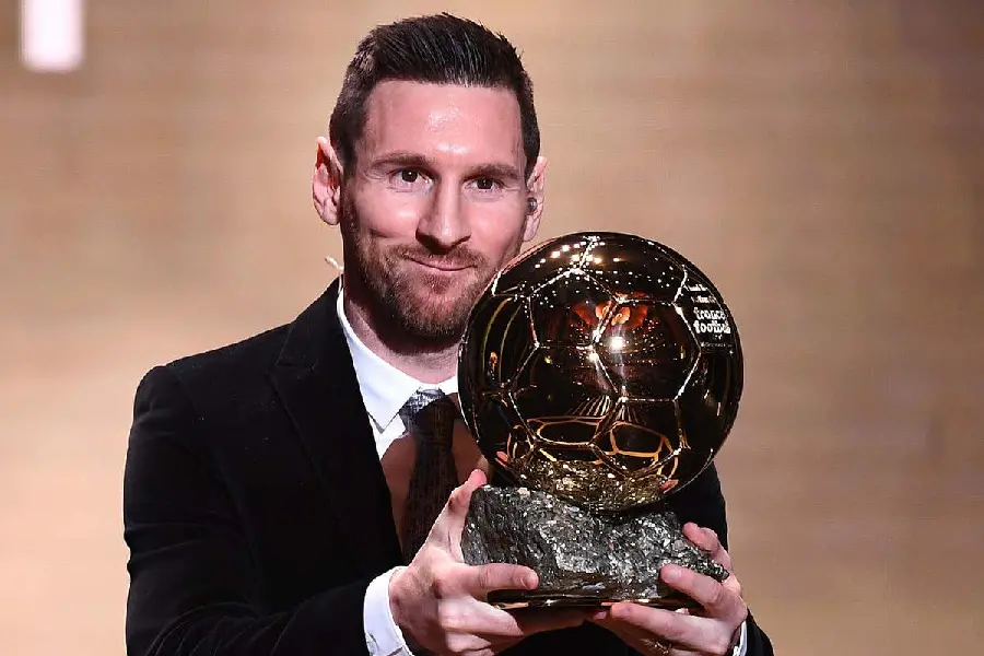 Lionel Messi With 2021 Ballon dOr Trophy HD Photo