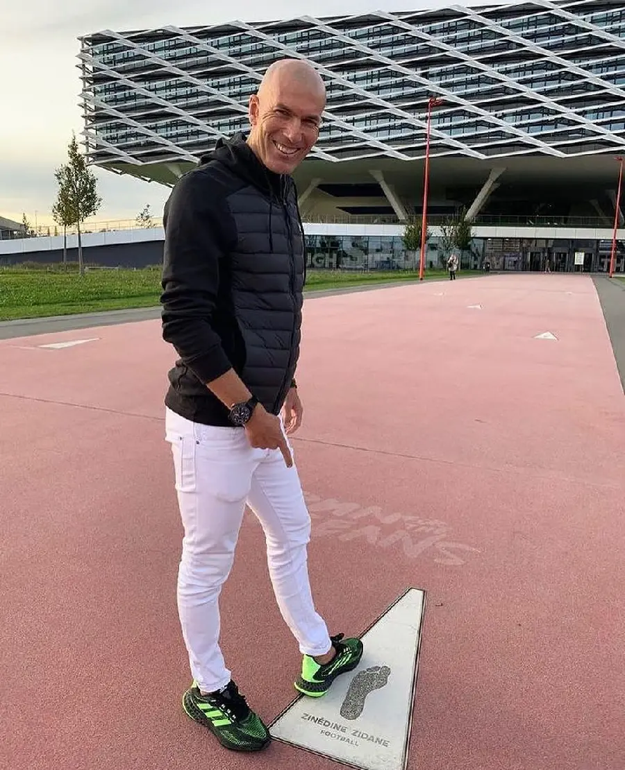 Photo Of Zinedine Zidane One Of Greatest Football Players
