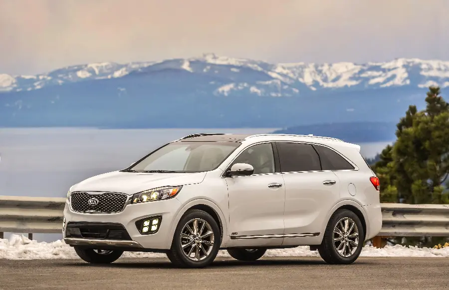 Kia Sorento SUV Exterior Photo