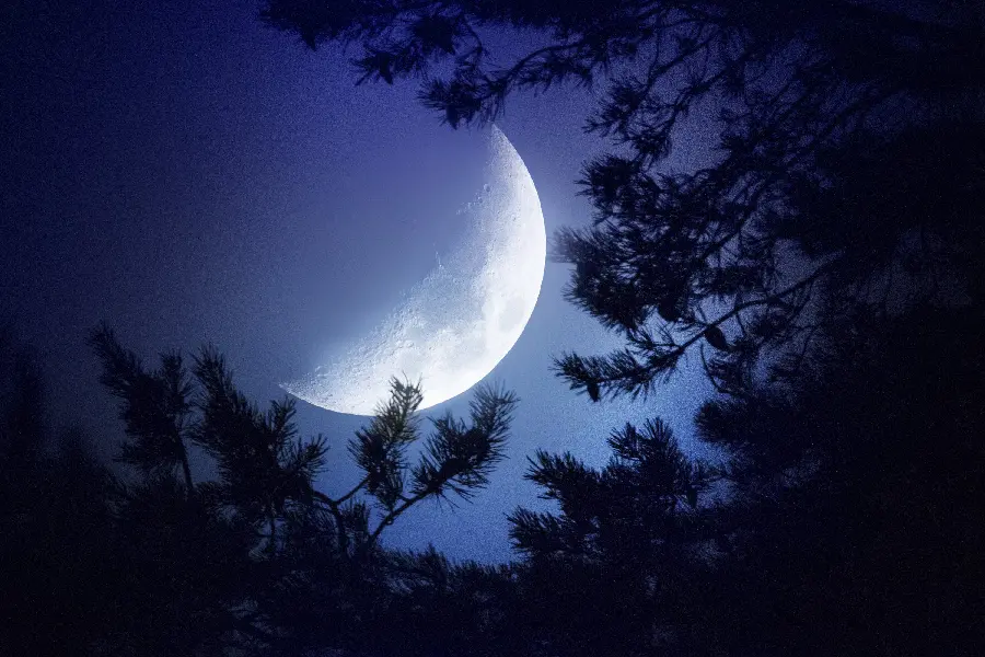 First week moon in clear sky wallpaper high quality image